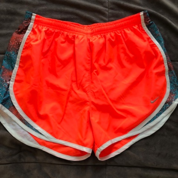 NEW Nike Tempo Shorts - Picture 1 of 4